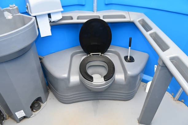 Portable Toilet Options We Offer in Frederic, WI